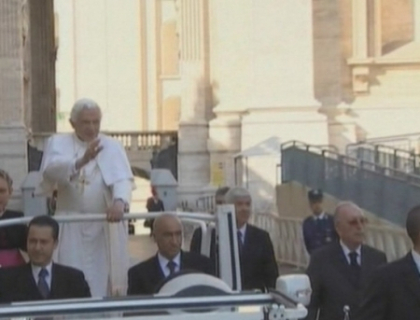 Sentinta la Vatican. Majordomul Papei, condamnat la un an si jumatate de inchisoare Sentinta la Vatican. Majordomul Papei, condamnat la un an si jumatate de inchisoare