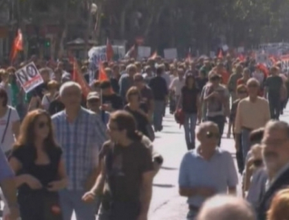 Cateva mii de spanioli au marsaluit pe strazile din Madrid. Protest fata de masurile de austeritate
