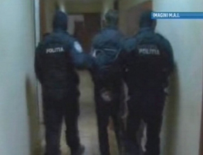Un tanar suspectat ca ar fi omorat-o pe batrana din sectorul Rascani, retinut! Un tanar suspectat ca ar fi omorat-o pe batrana din sectorul Rascani, retinut!