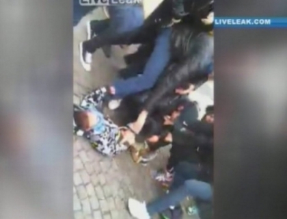 VIDEO. Imagini ingrozitoare pe o strada din Suedia. Un copil, cat pe ce sa fie sfasiat de un caine