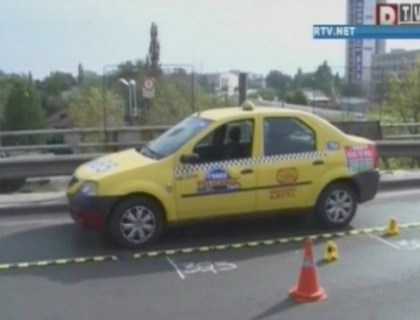 Caz socant la Bucuresti! O mama si-a aruncat fetita din taxi, in timp ce masina se deplasa pe un pod