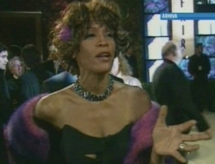 Omagiu catre Whitney Houston. Concetul spectaculos oferit de vedete catre regretata artista Omagiu catre Whitney Houston. Concetul spectaculos oferit de vedete catre regretata artista