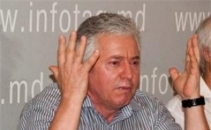 Minus doi PLDM-isti. Cosarciuc a demisionat, iar Sandulachi a fost exclus