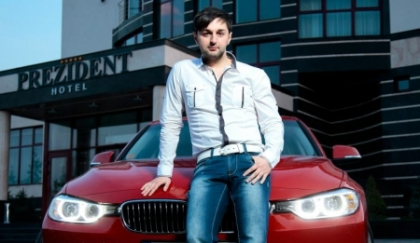 Adrian Ursu se lauda ca l-a cunoscut pe Serghei Bezrukov! Ce a facut artistul in capitala rusa Adrian Ursu se lauda ca l-a cunoscut pe Serghei Bezrukov! Ce a facut artistul in capitala rusa