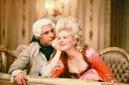 Pantofii reginei Marie-Antoinette, vanduti pentru 62.000 de euro. Vezi cum arata - FOTO