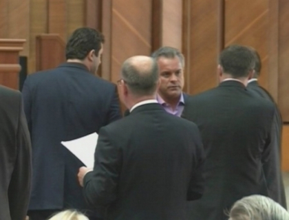 VIDEO. Vlad Plahotniuc, imbrancit de Iurie Munteanu chiar la sedinta Parlamentului VIDEO. Vlad Plahotniuc, imbrancit de Iurie Munteanu chiar la sedinta Parlamentului