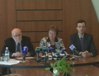 APCE: Constitutia trebuie schimbata! Ce au mai spus oficialii europeni dupa vizita la Chisinau