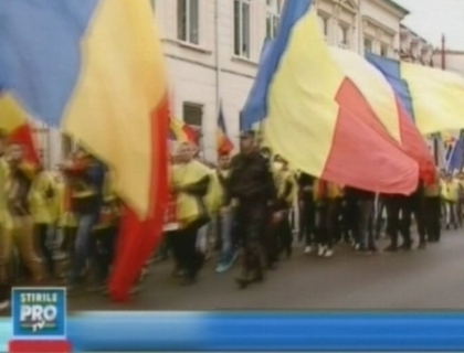"Romania nu uita, Basarabia e a ta". Peste 2 mii de unionisti au marsaluit pe strazile Bucurestiului