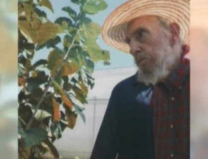 "E sanatos si lucid!". Fotografiile cu Fidel Castro care vin sa dezminta informatiile aparute in presa