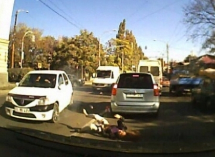 Atentie la cum traversati strada. Timp de doua zile politia rutiera va fi cu ochii pe pietoni Atentie la cum traversati strada. Timp de doua zile politia rutiera va fi cu ochii pe pietoni