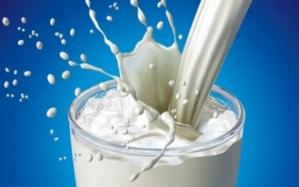 Alimentele care te pot lasa fara urmasi. Ce risca barbatii care mananca prea multe lactate