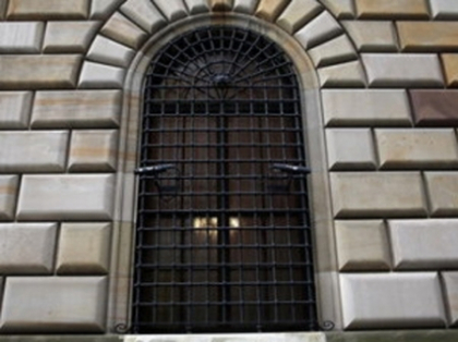 Secretele unuia dintre cele mai mari seifuri de banca din lume. E la 15 m sub nivelul marii Secretele unuia dintre cele mai mari seifuri de banca din lume. E la 15 m sub nivelul marii