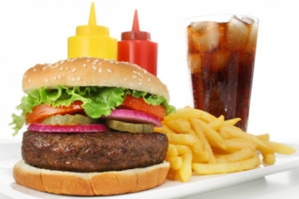 Mancarea "nemuritoare". Vezi cum arata produsele fast-food la 4 ANI de la cumparare Mancarea "nemuritoare". Vezi cum arata produsele fast-food la 4 ANI de la cumparare