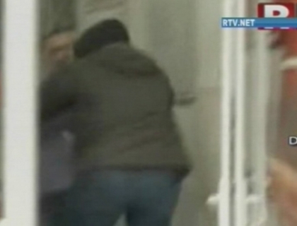 Un barbat inarmat a luat ostateci la Bucuresti! Cerea unirea Basarabiei cu Romania