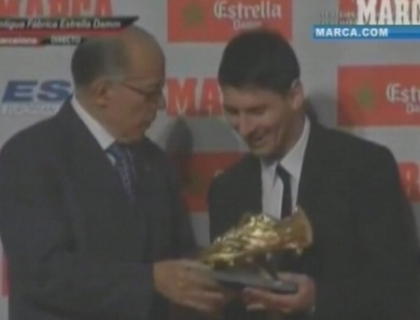 Lionel Messi, autor a 50 de goluri in Campionatul Spaniei in sezonul trecut, a primit Gheata de Aur Lionel Messi, autor a 50 de goluri in Campionatul Spaniei in sezonul trecut, a primit Gheata de Aur