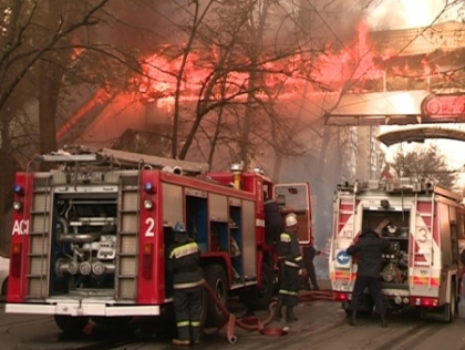 INCENDIU DE PROPORTII LA SUN CITY! O cafenea a ars in intregime! Cauzele, inca neclare