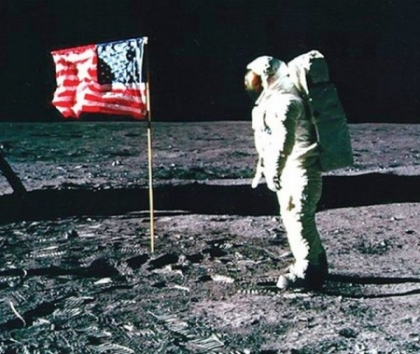 Cel mai mare mister de pe Luna, DESLUSIT: adevarul despre "URMA LASATA" Cel mai mare mister de pe Luna, DESLUSIT: adevarul despre "URMA LASATA"