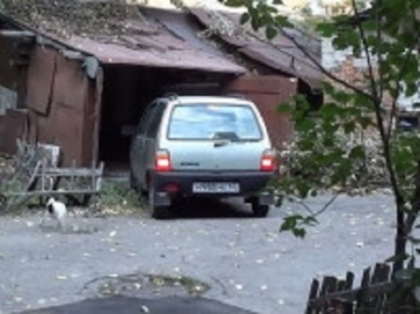 VIDEO. Femeie la volan! Cat de greu e sa bagi o masina in garaj? Misiune IMPOSIBILA pentru ea VIDEO. Femeie la volan! Cat de greu e sa bagi o masina in garaj? Misiune IMPOSIBILA pentru ea