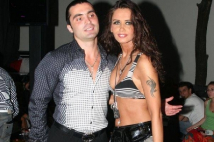 Pepe si-ar dori sa dispara! Imagini din intimitatea casniciei cu Oana Zavoranu - VIDEO Pepe si-ar dori sa dispara! Imagini din intimitatea casniciei cu Oana Zavoranu - VIDEO