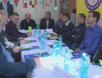 Finantatorul lui Radu Baranov, reales in functia de presedinte al Federatiei moldovenesti de fotbal pe plaja Finantatorul lui Radu Baranov, reales in functia de presedinte al Federatiei moldovenesti de fotbal pe plaja