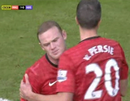 Diavolii rosii nu au mila! Cum si-a penalizat Robin van Persie fostii colegi de la Arsenal Diavolii rosii nu au mila! Cum si-a penalizat Robin van Persie fostii colegi de la Arsenal