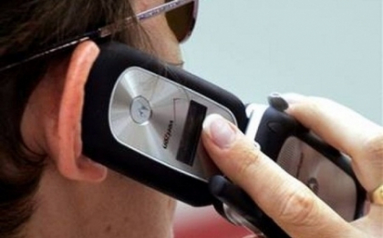 Telefoanele mobile l-au ucis. Boala ciudata a unui tanar, pentru care nu exista tratament Telefoanele mobile l-au ucis. Boala ciudata a unui tanar, pentru care nu exista tratament