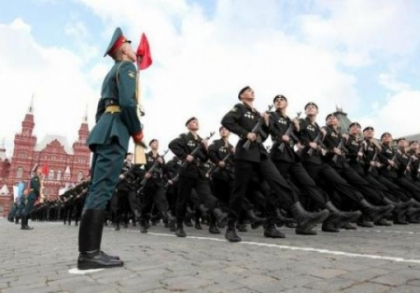Parada cu show-uri aeriene la Moscova. 6 mii de militari au marsalui in centrul capitalei
