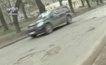 Strazile Muncesti, Podul Inalt si Uzinelor, in topul celor mai proaste drumuri din Chisinau Strazile Muncesti, Podul Inalt si Uzinelor, in topul celor mai proaste drumuri din Chisinau