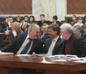 Comunistul Vladimir Voronin i-a luat locul liberal-democratului Mihai Godea Comunistul Vladimir Voronin i-a luat locul liberal-democratului Mihai Godea