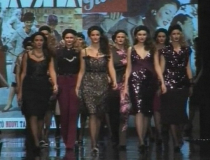 Gata cu anorexia. O creatoare de moda a prezentat la Milano o colectie pentru femeile plinute