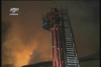 Incendiu in Polonia! O manastire care dateaza din secolul al 16-lea a fost cuprinsa de flacari Incendiu in Polonia! O manastire care dateaza din secolul al 16-lea a fost cuprinsa de flacari