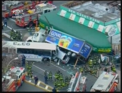 Accident impresionant in New York. Aproape ca intr-un scenariu de film