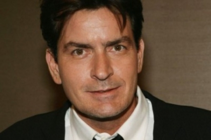 TMZ.com: Charlie Sheen, in stare grava la spital