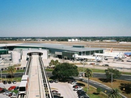 Se inverseaza polii magnetici ai Terrei! Un aeroport isi modifica pista