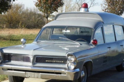 Ambulanta cu care ar fi fost transportat John F. Kennedy dupa asasinat, vanduta la licitatie Ambulanta cu care ar fi fost transportat John F. Kennedy dupa asasinat, vanduta la licitatie