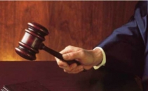 A incercat sa-si omoare cumnatul chiar in sala de tribunal A incercat sa-si omoare cumnatul chiar in sala de tribunal