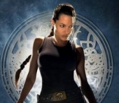 Obiecte din filmele Angelinei Jolie, scoase la licitatie Obiecte din filmele Angelinei Jolie, scoase la licitatie