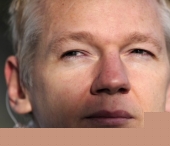 "Assange e ca Mick Jagger, femeile sar pe el" - fondatorul Wikileaks are viata de star rock! "Assange e ca Mick Jagger, femeile sar pe el" - fondatorul Wikileaks are viata de star rock!