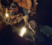 Au sapat un tunel de 30 metri pana la o banca si si-au petrecut Revelionul golind-o! Au sapat un tunel de 30 metri pana la o banca si si-au petrecut Revelionul golind-o!