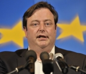 Barbatii belgieni ameninta ca nu se mai barbieresc pana nu au un guvern Barbatii belgieni ameninta ca nu se mai barbieresc pana nu au un guvern
