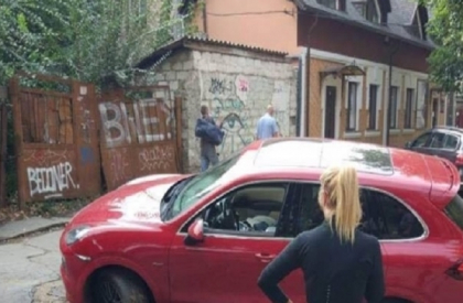 Cea mai inalta blonda! Are 2 m si da cu barbatii de pamant! Te pui cu ea? Cea mai inalta blonda! Are 2 m si da cu barbatii de pamant! Te pui cu ea?