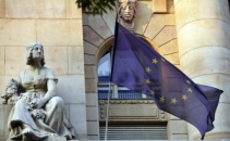 Budapesta sustine ca a fost "atacata financiar". Moody\'s a retrogradat Ungaria la "junk" Budapesta sustine ca a fost "atacata financiar". Moody\'s a retrogradat Ungaria la "junk"