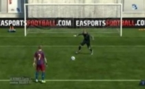 Cel mai mare BUG din istoria FIFA! Portarul fuge in tribune la penalty :))
