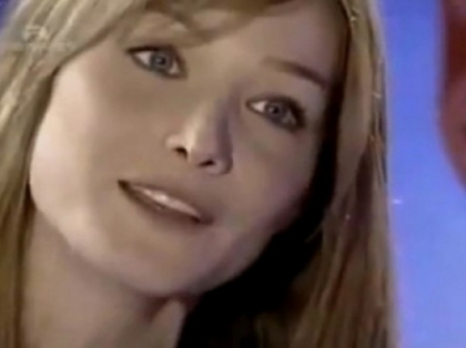 VIDEO. Imaginile pe care Carla Bruni nu vrea sa le vezi. "Iti plac sanii mei" in 7 limbi europene VIDEO. Imaginile pe care Carla Bruni nu vrea sa le vezi. "Iti plac sanii mei" in 7 limbi europene