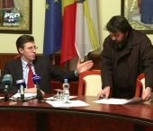 Conferinta cu scantei la Primarie Conferinta cu scantei la Primarie