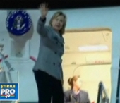 Pravale-baba! Hillary Clinton a picat pe scarile avionului Pravale-baba! Hillary Clinton a picat pe scarile avionului
