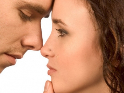 Vrei sa-l/o seduci? Afla cum trebuie sa-ti misti capul! Vrei sa-l/o seduci? Afla cum trebuie sa-ti misti capul!