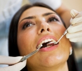 Intamplare uluitoare la dentist. Cand s-a trezit din anestezie, o femeie a sunat imediat la politie