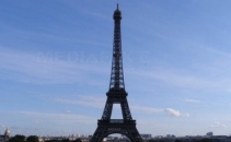 Turnurile Eiffel si Montparnasse, evacuate vineri seara in urma unei alerte cu bomba