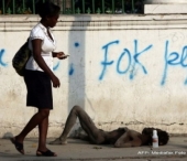 Imaginea mortii in Haiti! Oamenii se sting pe strazi din cauza holerei